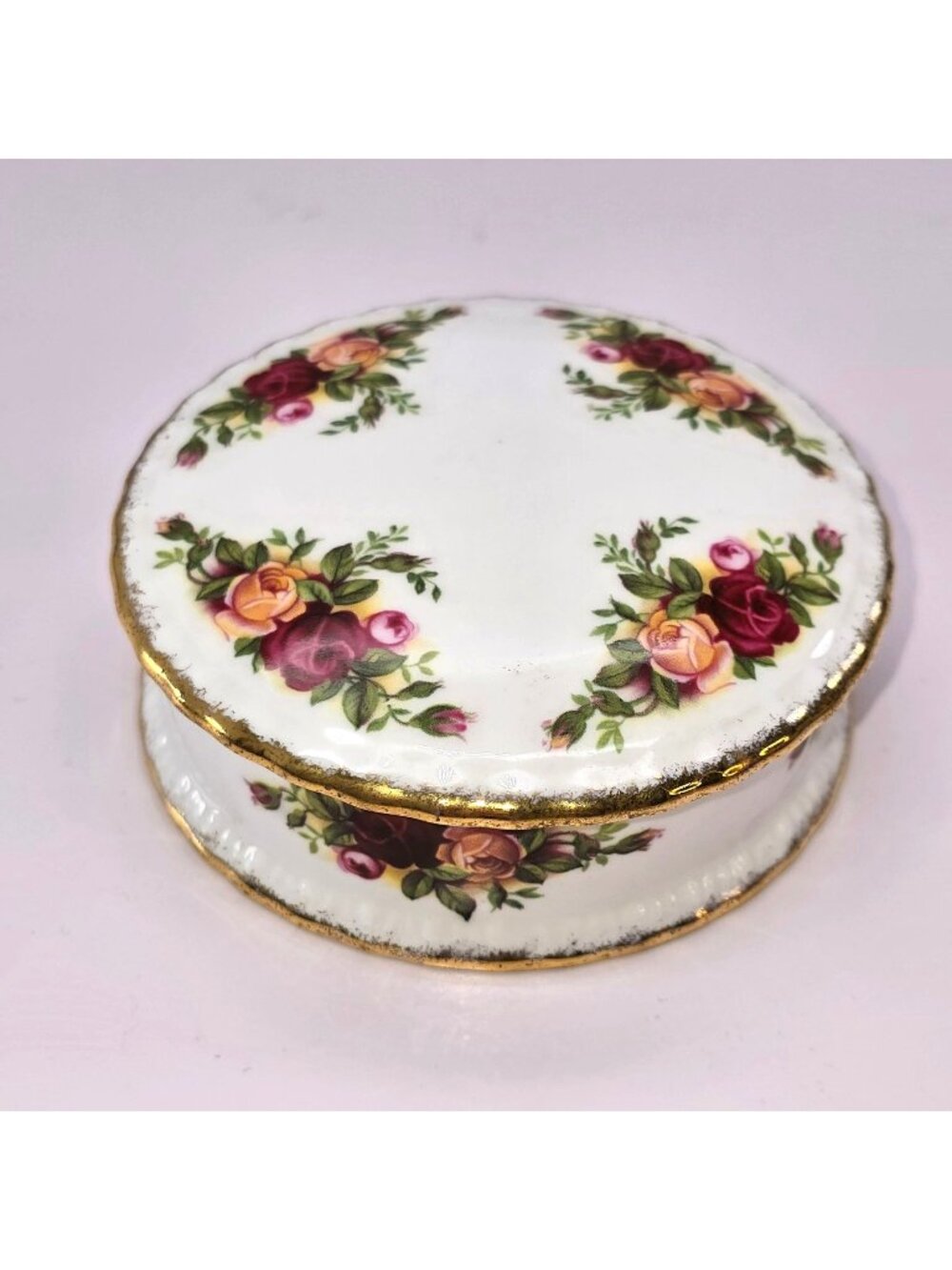 Royal Albert Old Country Roses Round Trinket Box Bone China Floral England VL509